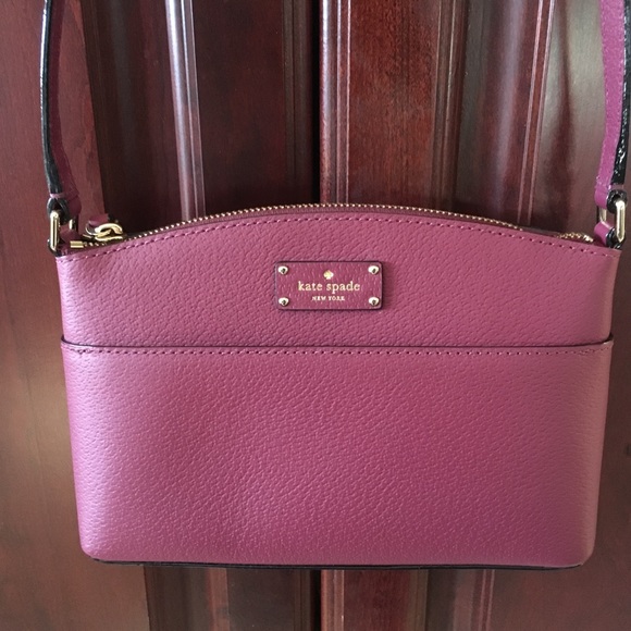 kate spade Handbags - NWOT Kate Spade ♠️ Burgundy Crossbody Purse Bag